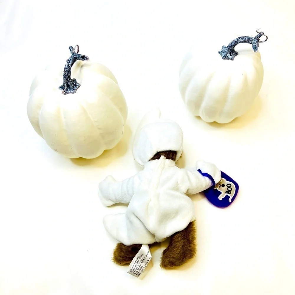 TABLEAU Halloween Ghost  Bear & 2 White Pumpkins
